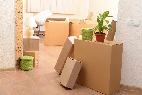Local moving van service in Watford for home and office items