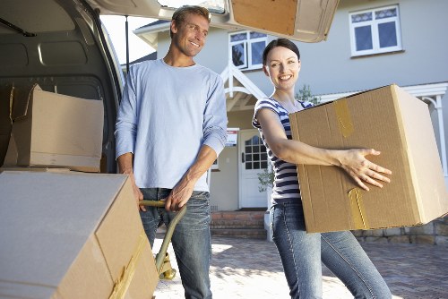 Local storage space suitable for furniture and boxes in Watford